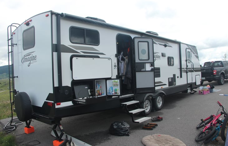 Two doors for easy entrance.