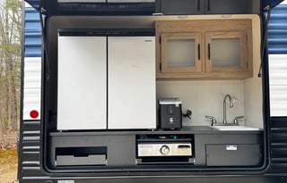 Pet Friendly- Sleeps 9- Outdoor Kitchen