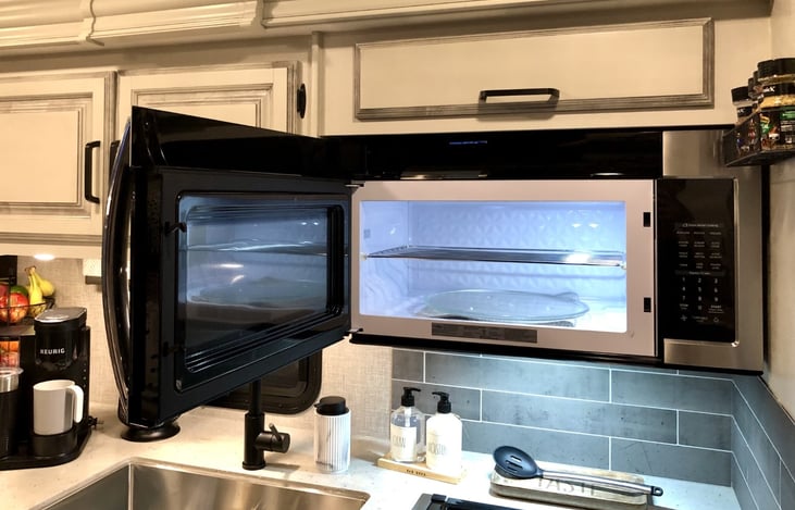 Large capacity, very nice microwave oven.