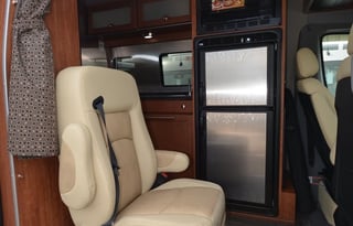 2017 Roadtrek Adventurous CS