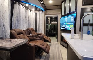 2019 Grand Design Momentum 397TH