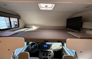 New 2026 Thor Chateau 24ft.RV-free private shuttle