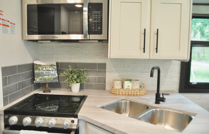 Cozy kitchen with Keurig provided