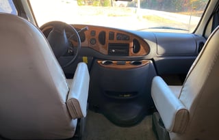 Cozy Gulf Stream RV- pets ok!