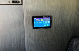 Luxury Mercedes Sprinter Cruiser Van Seats 8