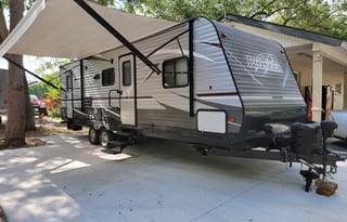 CAMPER YOU PICK UP OR WE DELIVER TO YOUR LOCATION