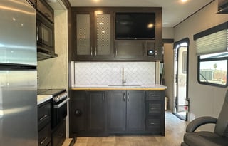 2022 Grand Design Momentum G-Class 25G