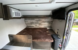 2021 Coleman The Americana LE Series Sun Valley