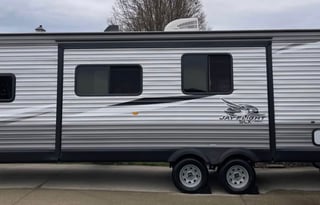 2021 Jay Flight Bunkhouse—Family Ready!