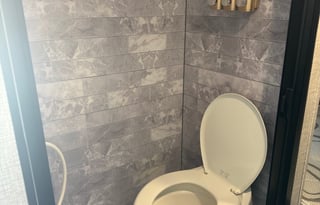 2022 Free Solo | Cozy Lightweight Sleeps 4