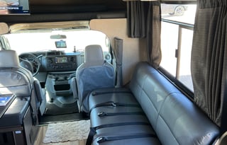 2019 Thor Motor Coach 28A Majestic