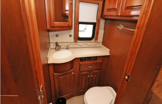 2011 Tiffin Phaeton | Luxury 42' Bath & Half