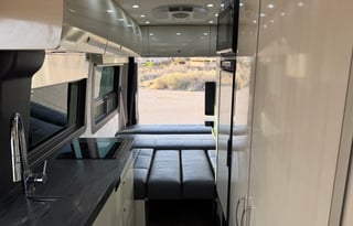 Luxury 2022 Pleasure-Way Plateau FL