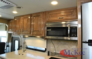 2018 Thor Motor Coach Miramar 37.1