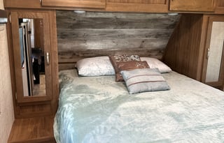 Traveler – Compact Comfort for Your Next Adventure