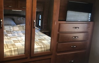 Pet Friendly, Outdoor Living, Top Shape Class C RV