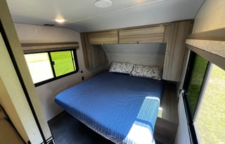 King bed, 2 bunks - commercially insured