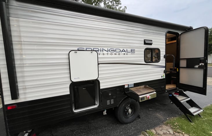 Outdoor Fridge and Grill