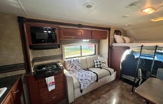 2014 Winnebago Minnie Winnie 31K