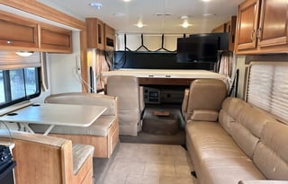 Family‑Friendly - Sleeps 8 - Bunks - Pet‑Friendly