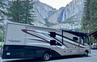 “Bruno” Big Coachmen & Bunkhouse sleeps 9!