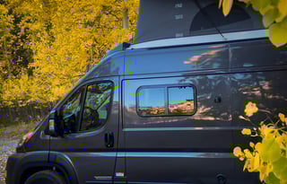 2023 Winnebago Solis 59px w/generator off - grid