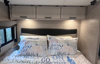 2023 Thor w/large slide out - Make Treasured Times