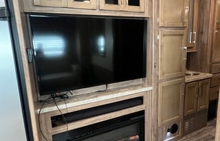 Luxury Family RV • Sleeps 7 • Fully Stocked