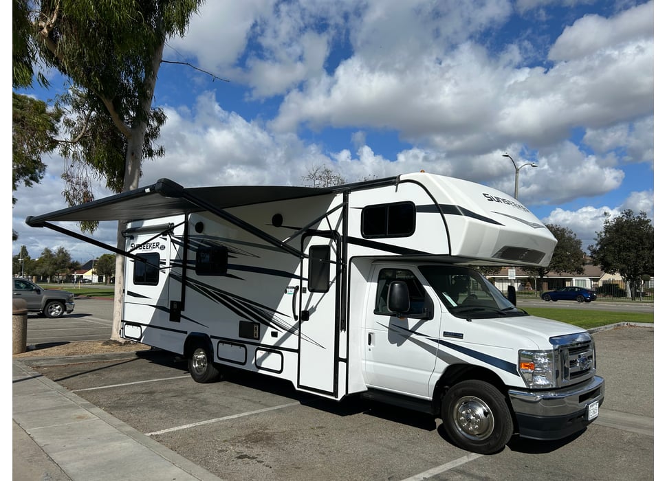 Class C Motor Home rentals in Huntington Beach