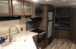 2019 Keystone RV Hideout 27DBSWE
