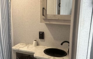 2023 East To West Silver Lake LE 18BHLE