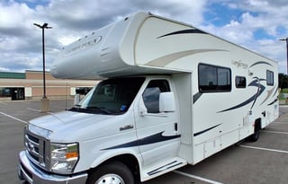 2014 Coachmen class c RV Leprechaun 290QB Ford 450
