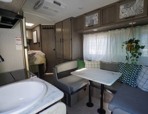 Coachmen RV Cross Trail XL 23XG Ford E-350