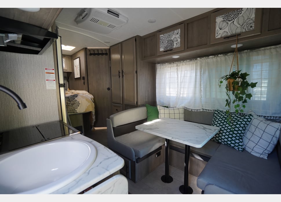 Class C Motor Home rentals in El Segundo