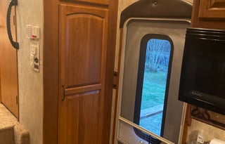 2010 Keystone Montana 5th wheel 3150 RL