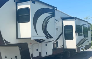 2014 Palomino Columbus F385BH