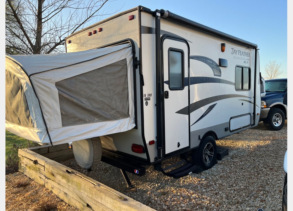 Travel Trailer rentals in Overland Park