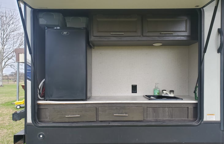 The Outdoor Kitchen w/ Big Mini fridge!