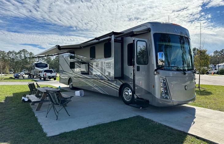 Another perfect day in paradise awaits. Where every day feels like vacation and every moment is photo-worthy.