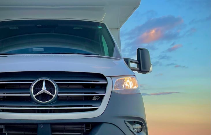 Luxuriously travel to your adventure