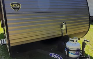 2024 Coleman Apex 17 FB