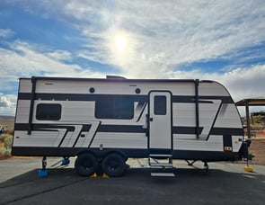 Grand Design Momentum MAV 22MAV