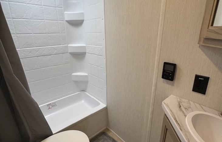 Spacious bathroom with Shower!