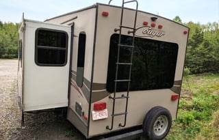 Keystone Cougar | Luxury Chef's Kitchen & 3 Slides
