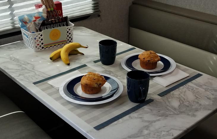 48" Dinette with Welcome Basket