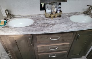 2020 Montana High Country 38' Glamper