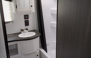 '21 Trailrunner 30RBK Family Friendly Vacay Unit