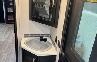 Family RV—Sleeps 8, Fully Stocked & Pet Friendly