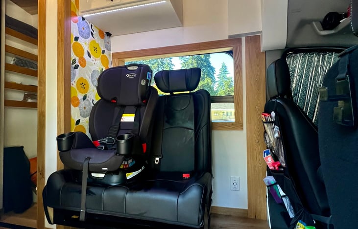 2nd row swivels to provide more space when the van is stationary.