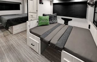 Easy Get Away - 2022 East to West Entrada